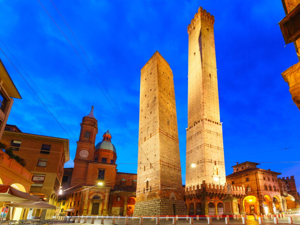 Torre degli Asinelli e Torre della Garisenda, Bologna